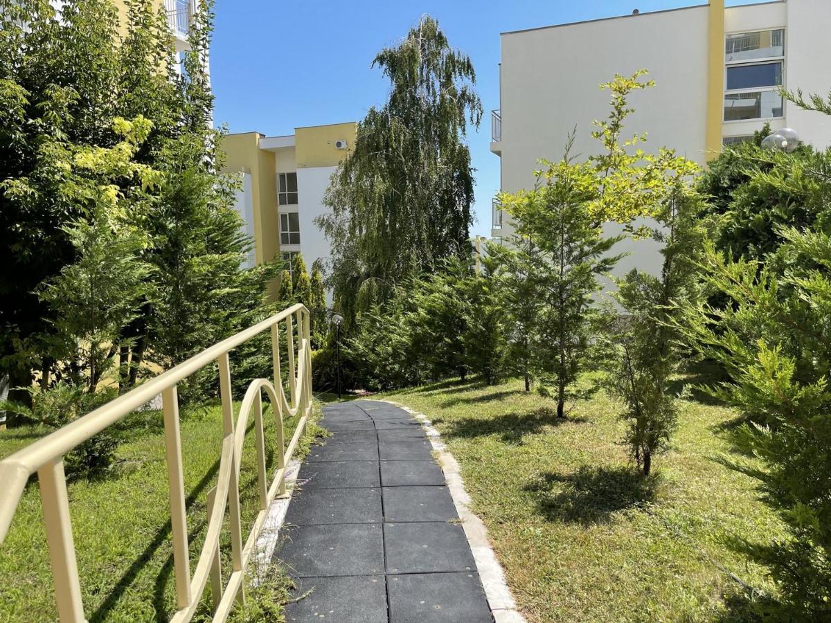 Fort Noks - Menada Apartments Sveti Vlas Exterior foto