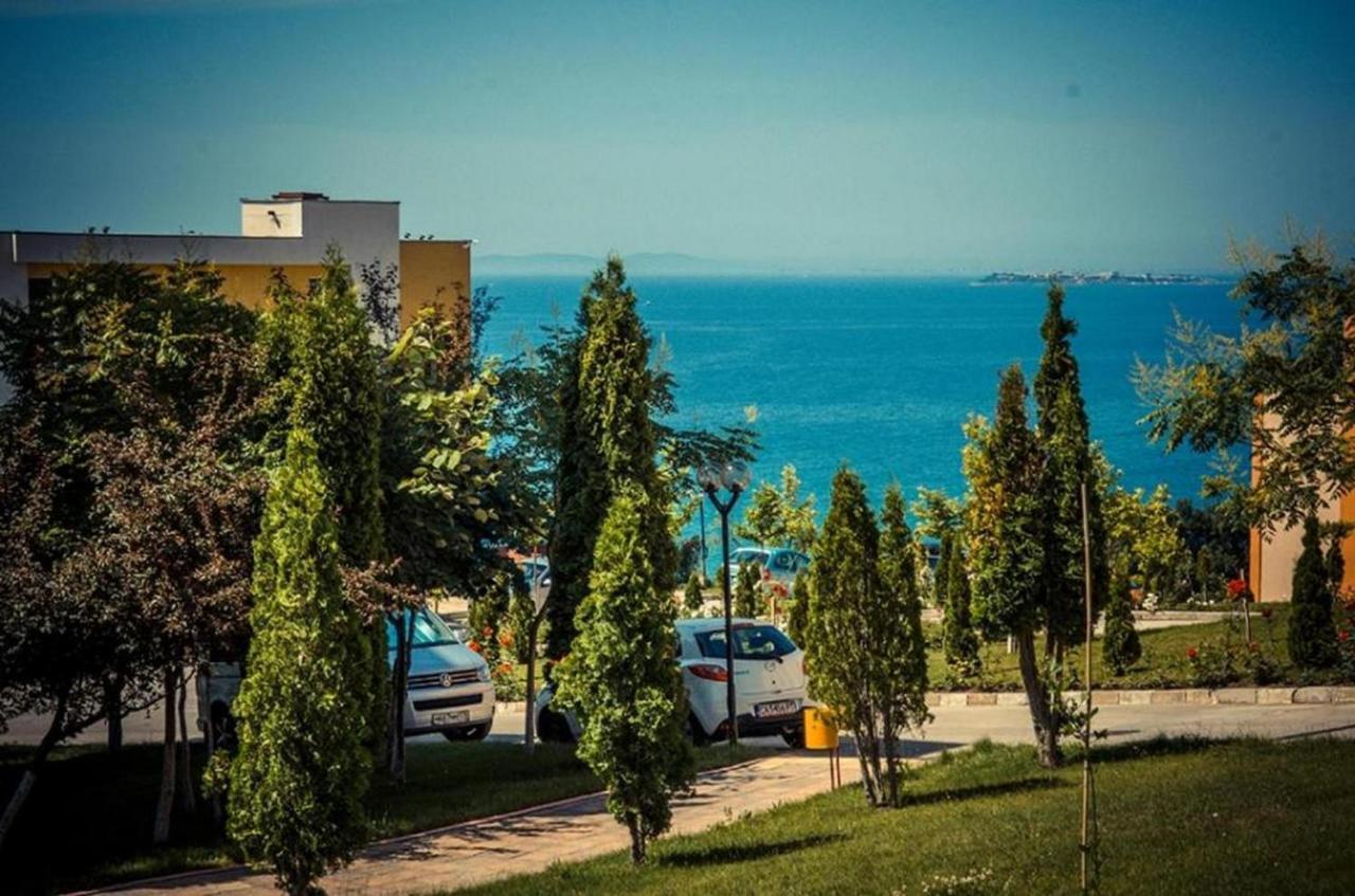 Fort Noks - Menada Apartments Sveti Vlas Exterior foto