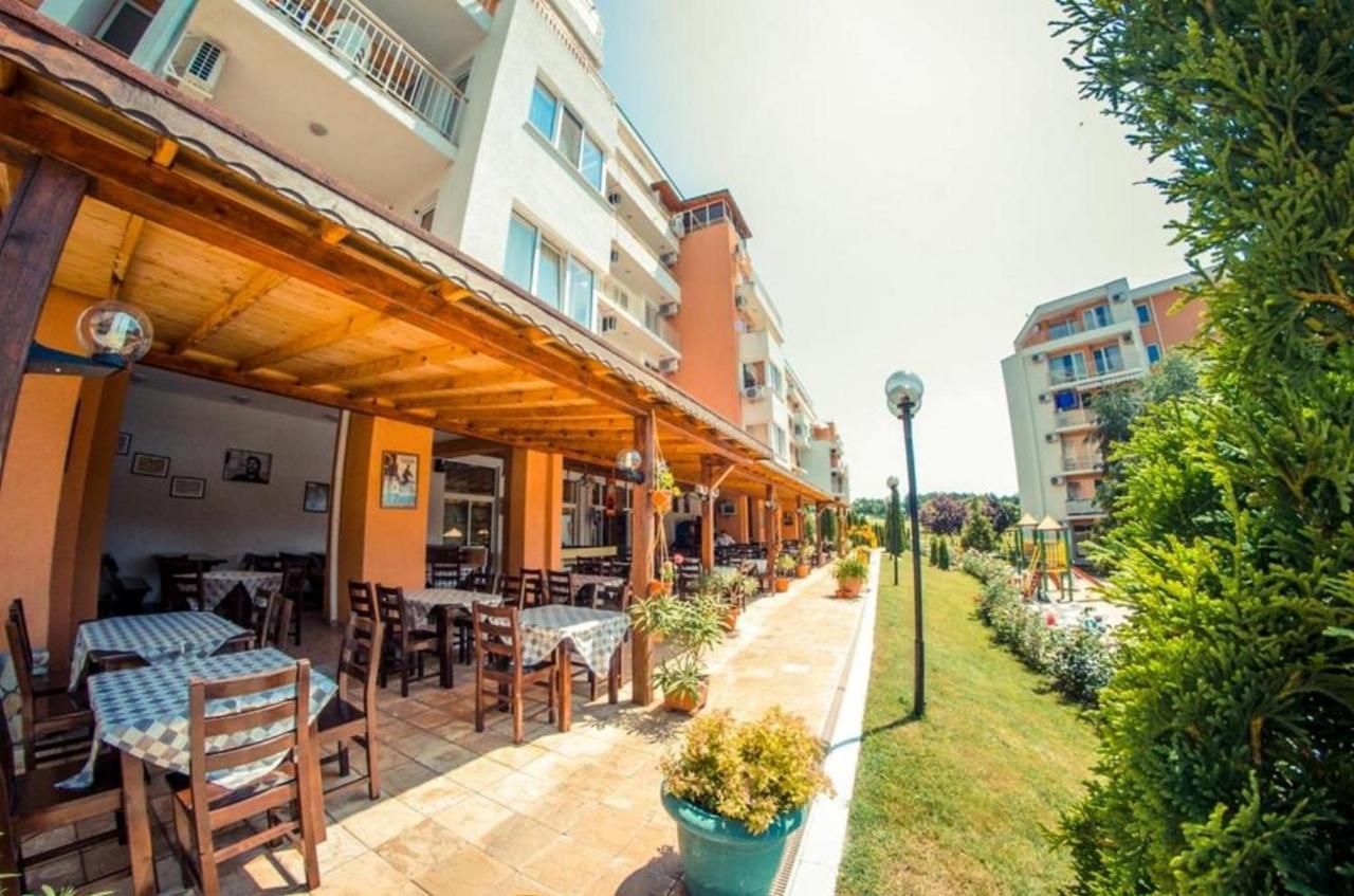 Fort Noks - Menada Apartments Sveti Vlas Exterior foto