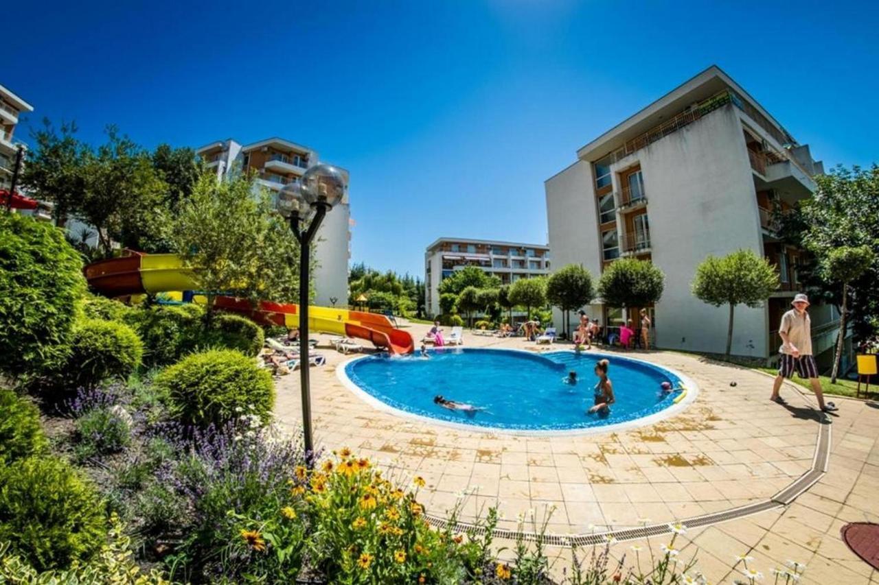Fort Noks - Menada Apartments Sveti Vlas Exterior foto